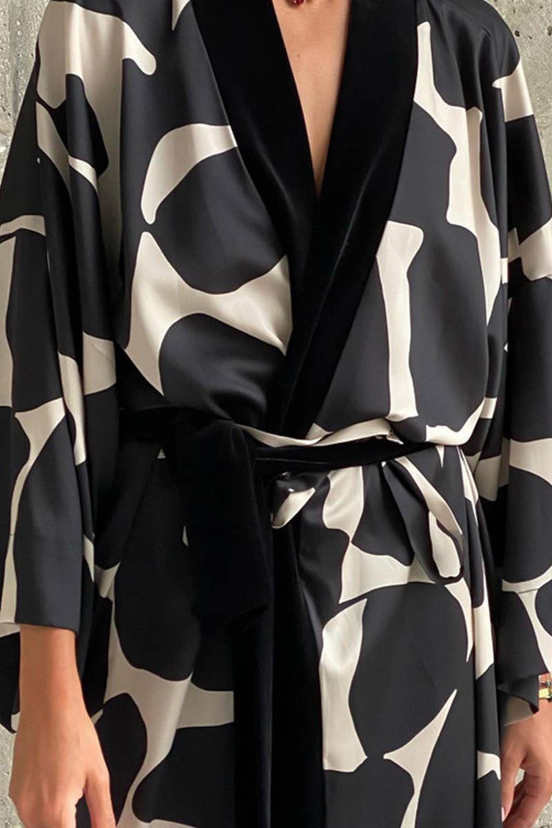 NINEXISFlirty & Cozy Loose Print Long Sleeve Kimono Robe with Belt – Black & IvoryBravo Bra Boutique