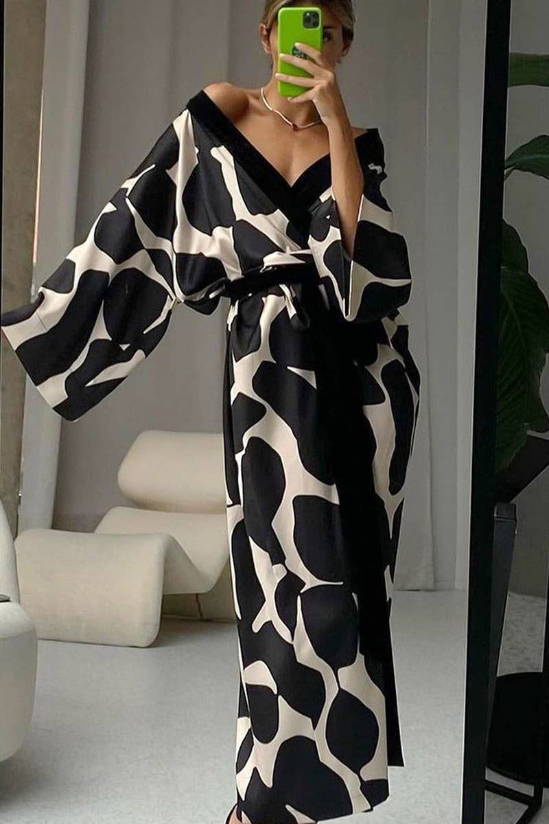 NINEXISFlirty & Cozy Loose Print Long Sleeve Kimono Robe with Belt – Black & IvoryBravo Bra Boutique